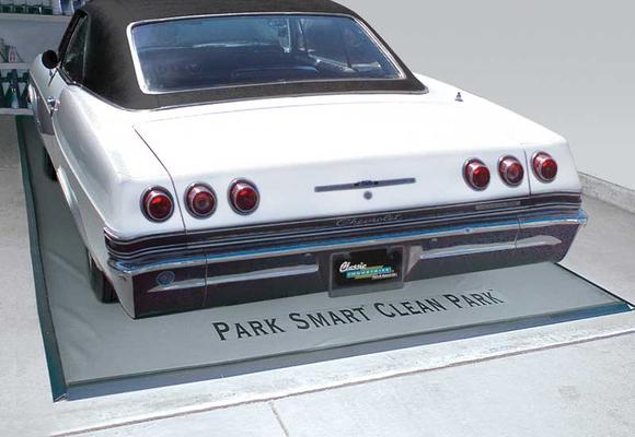 7-1/2' x 16' Silver Clean Park&reg; Garage Mat
