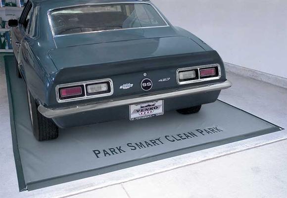 7-1/2' x 18' Silver Clean Park&reg; Garage Mat