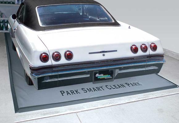 7-1/2' x 18' Silver Clean Park&reg; Garage Mat