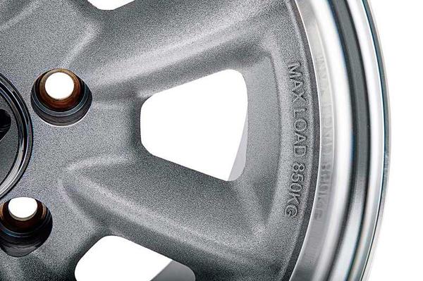 15 x 8 Superlite Wheel (Aluminum))-5 X 4.5 BP-Silver & Clear Powder Coat Finish - 4.5 BS